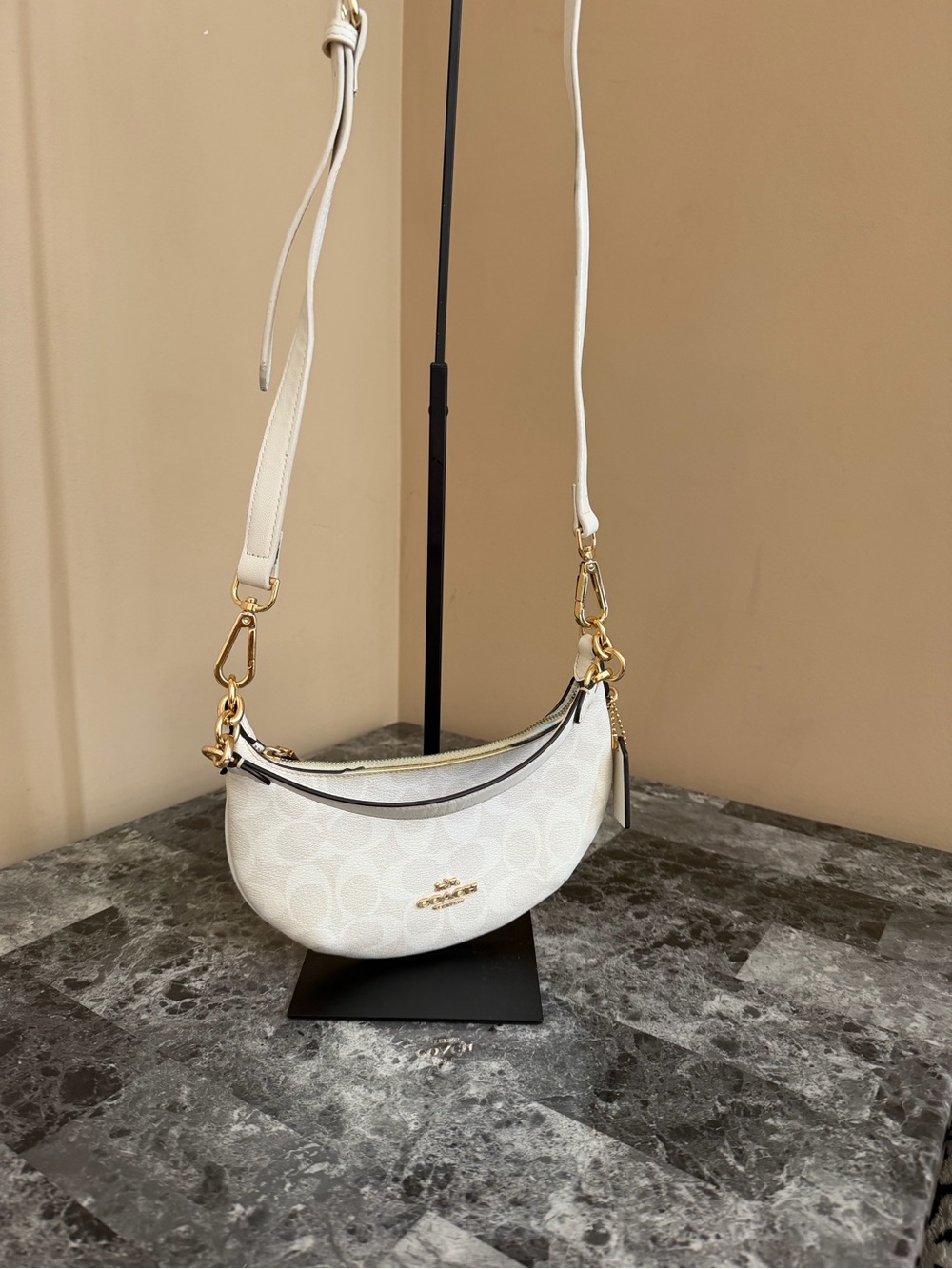 Coach Payton Mini Hobo bag white and gold - Picture 3 of 14